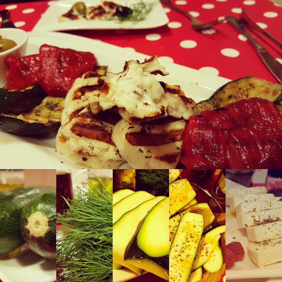 #antipasti grilled #halloumi with #zucchini & paprika served with black'n'green olives