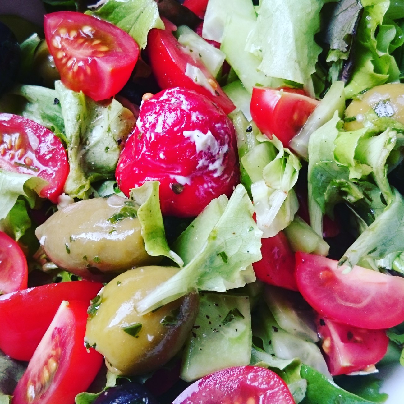 Grüner Salat mit Cherrytomaten